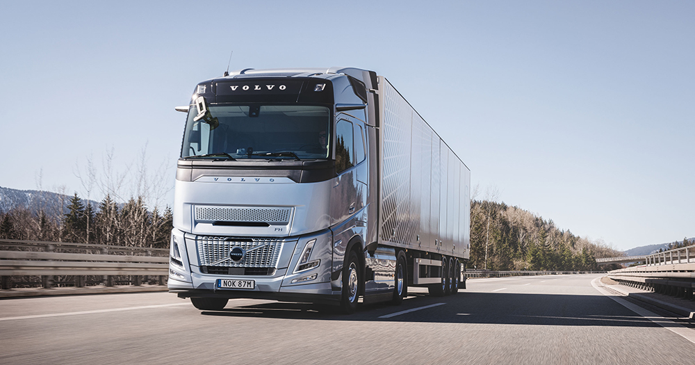 volvo-FH-aero-2025-green-truck