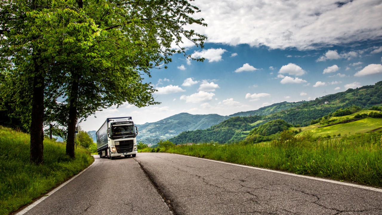 Sartori Transporti'nin kamyonları genellikle yılda 150.000 km yol gidiyor. I-Shift Dual Clutch ile her kamyonun yılda 2.500 Avro değerinde yakıt tasarrufu yaptığını tahmin ediyorlar. 