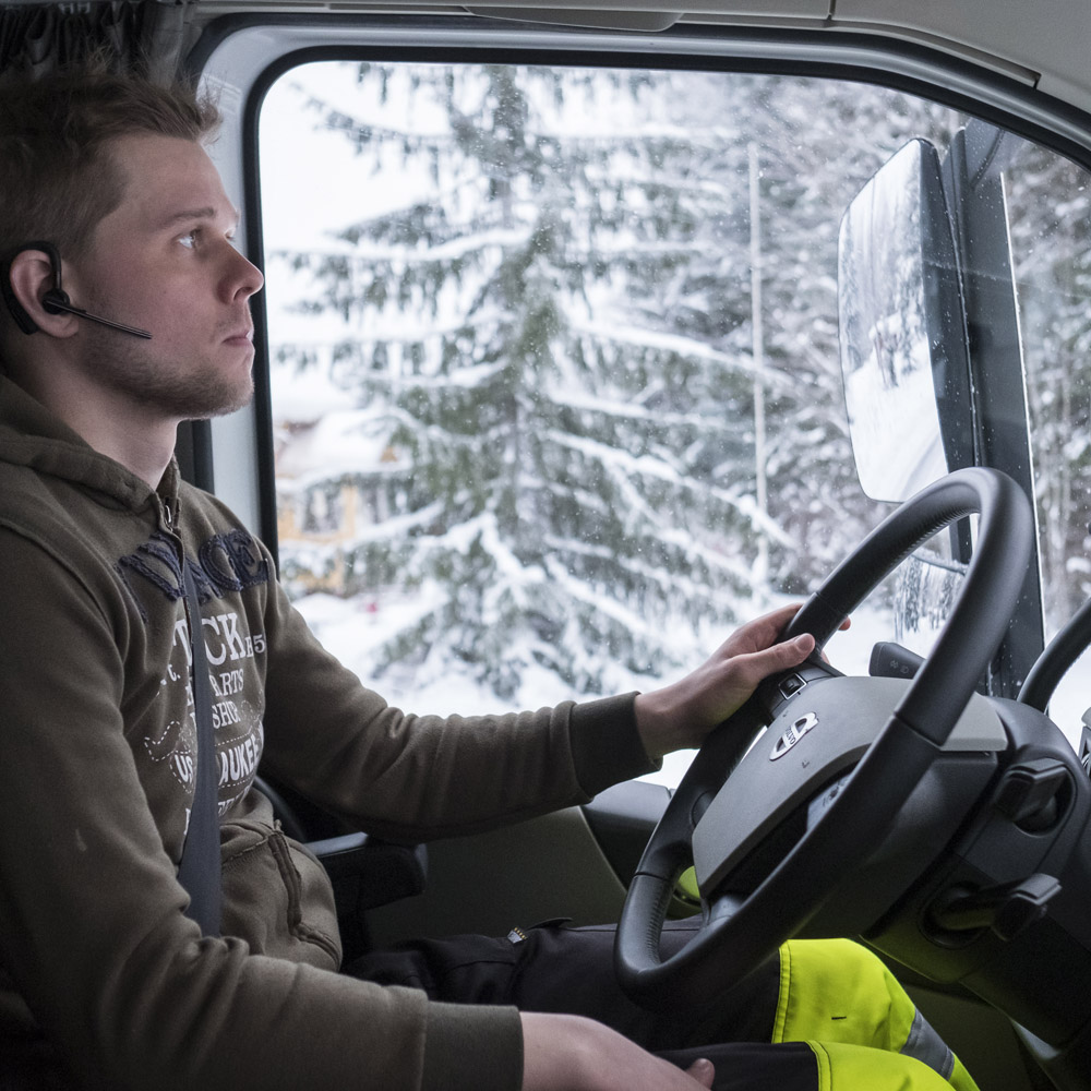 I-Save kabinli yeni Volvo FH'da sürücü Toni Korhonen